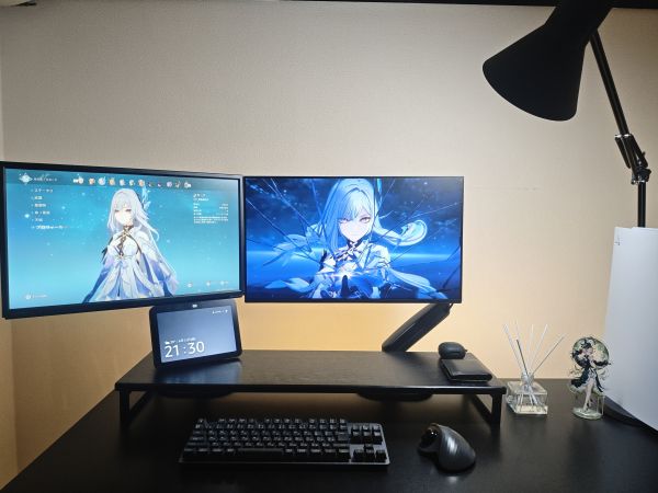 プレミアXに換装前のデスク