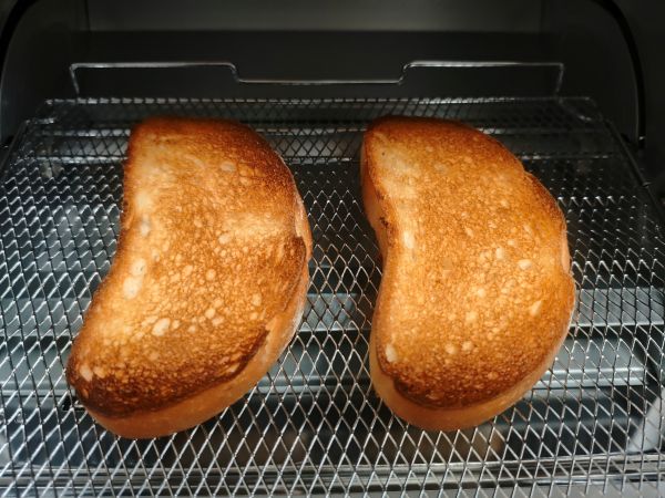 こんがり倶楽部 EQ-AH22-BZでこんがり焼けたフランスパン